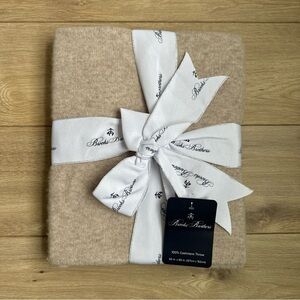 Brooks Brothers 100% Cashmere Knitted Throw Blanket Light Beige  Knit 50”x60”NWT